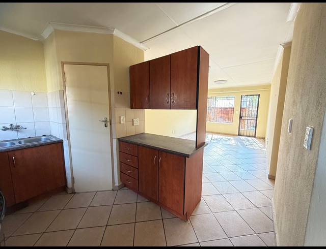 2 BEDROOM TOWNHOUSE RENTED IN ANDEON AH